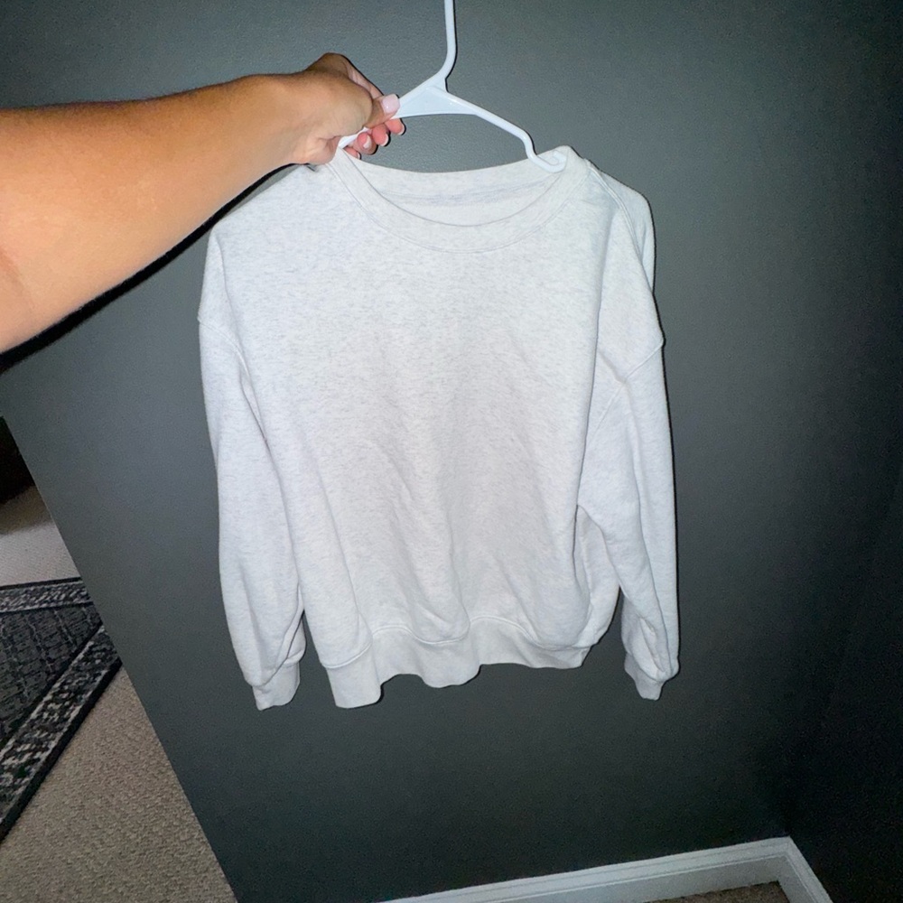 American Eagle Outfitters Light Gray Crew Neck Sweater